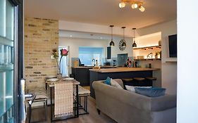 Luxury Holiday Home In Central Truro